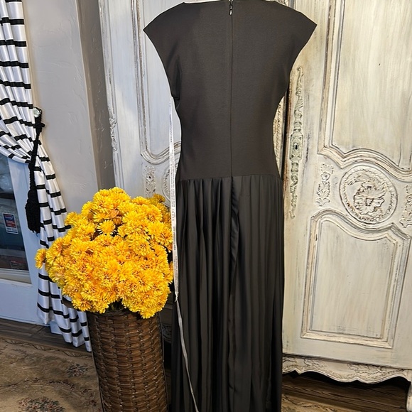 Club L London Elegant Black Boat-Neck Pleated Maxi Dress NWT - Picture 8 of 14